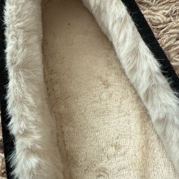 Joyspun Women's Moccasin Slipper Size: 11 - Picture 3 of 5